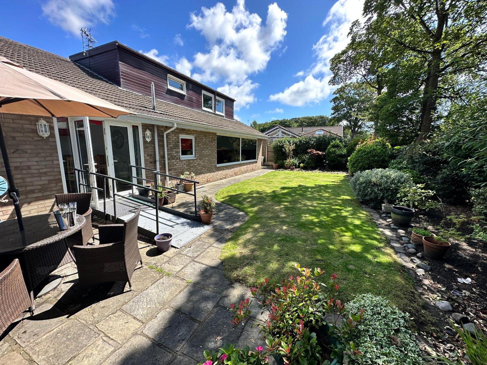 'Sounion' - Fabulous, Spacious Modern House With Large Private Garden In Leafy Lytham Lytham St Annes Exteriör bild
